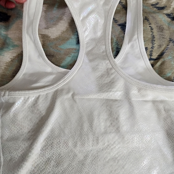 Beyond Yoga white iridescent snake print bra top - Picture 4 of 6